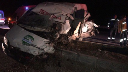 Kırşehir’de TIR ile minibüs çarpıştı: 1 ölü, 1 yaralı