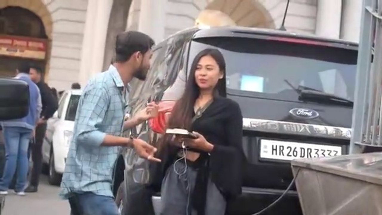 Foreigner_girls_teach_hindi_double_meaning_prank____with_twist_I_love_you____vivek_golden(360p