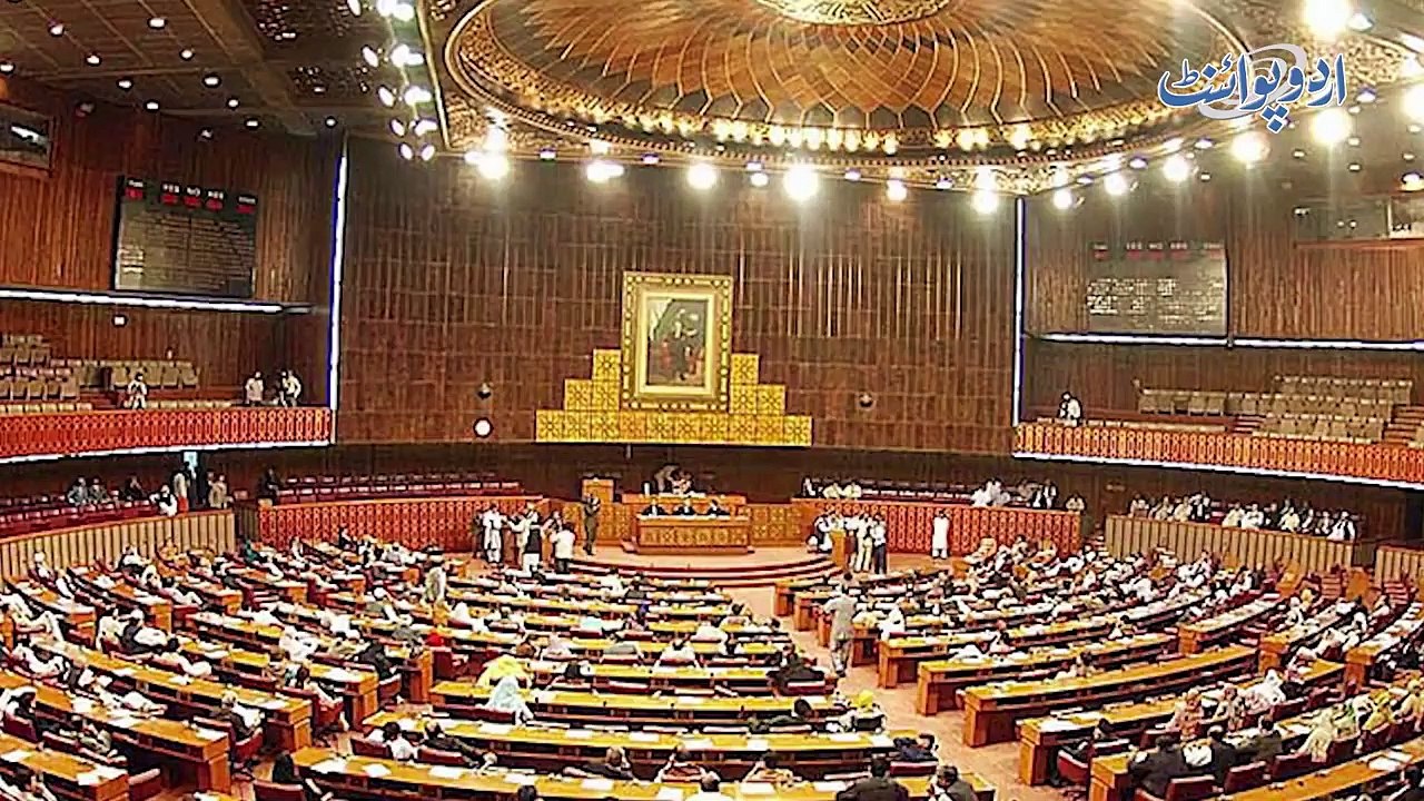 Famous Peer Pinjar Sarkar - Imran Khan Chale Jaye Ge But Phir Wapis Aye Ge