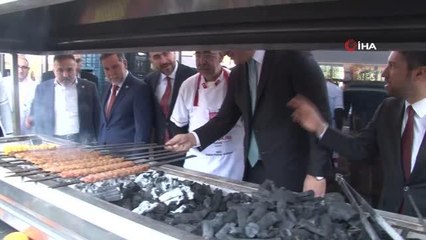 Son dakika haberi... Bakan Ersoy: "Portakal Çiçeği Karnavalı'na gelecek seneden itibaren destek vereceğiz"