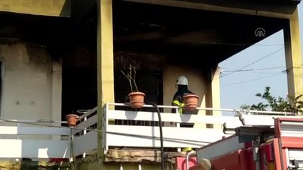 Son dakika... Yangın çıkan evde mahsur kalan yaşlı kadını komşuları kurtardı