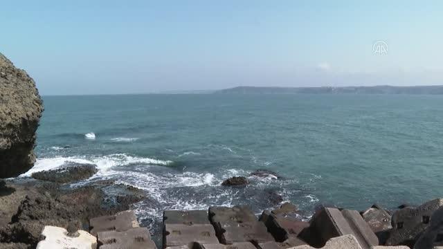 İstanbul Boğazı açıklarında mayın benzeri cisim ihtimaline karşı arama yapılıyor (2)