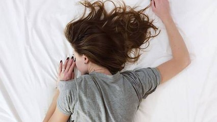 लड़कियां पेट के बल क्यों सोती है | Pet Ke Bal Kyu Soti Hai Ladkiyan | Boldsky