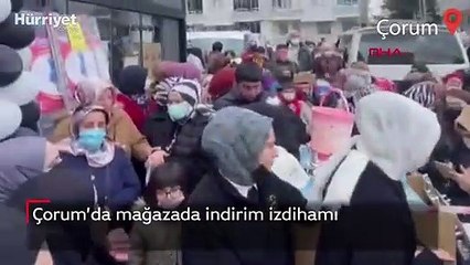 Çorum’da mağazada indirim izdihamı