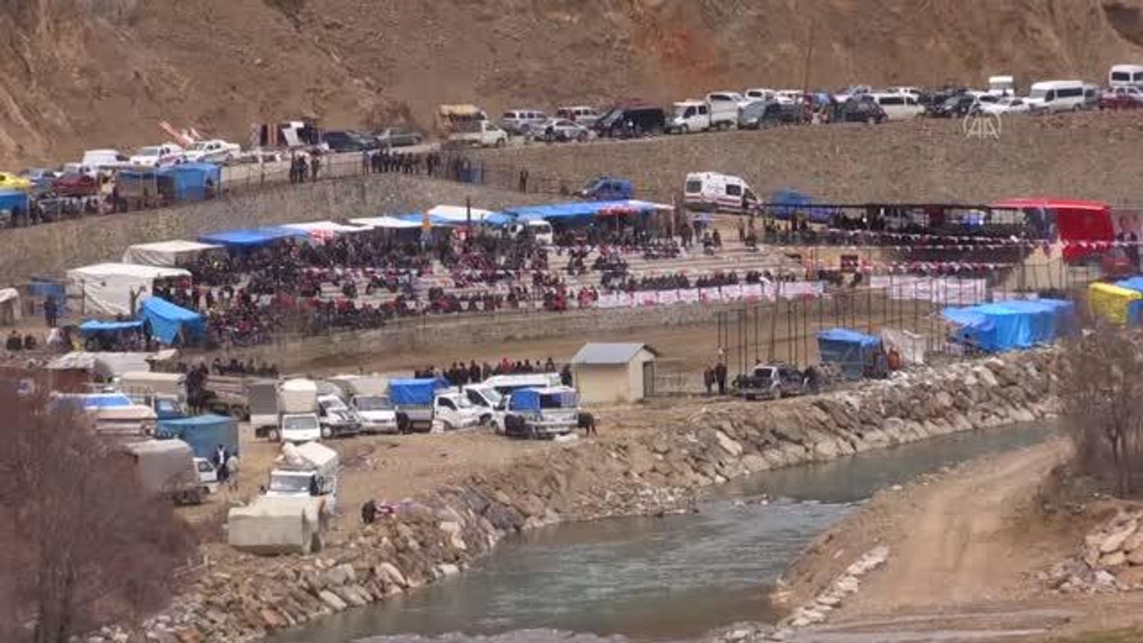 Artvin'de "27. Yusufeli Sarıgöl Geleneksel Boğa Güreşleri Festivali" başladı