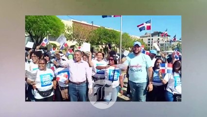 Calles de Santo Domingo se visten de azul con la Caravana Celeste por la Vida