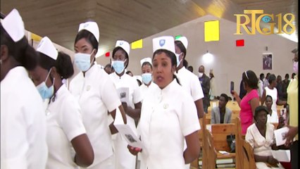 Rektora  Université Notre Dame d'Haïti chante yon mès aksyon gras pou pwomosyon enfimyè 2017-2021
