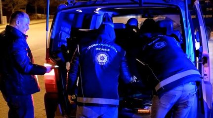 Araçlar arandı, cam filmleri teker teker söktürüldü