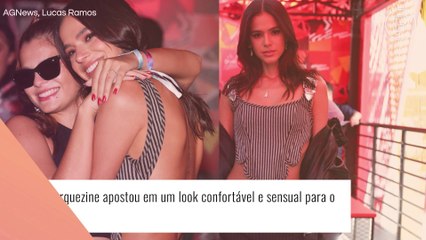 Shortinho, costas nuas e coturno: o look de Bruna Marquezine no 2º dia do Lollapalooza
