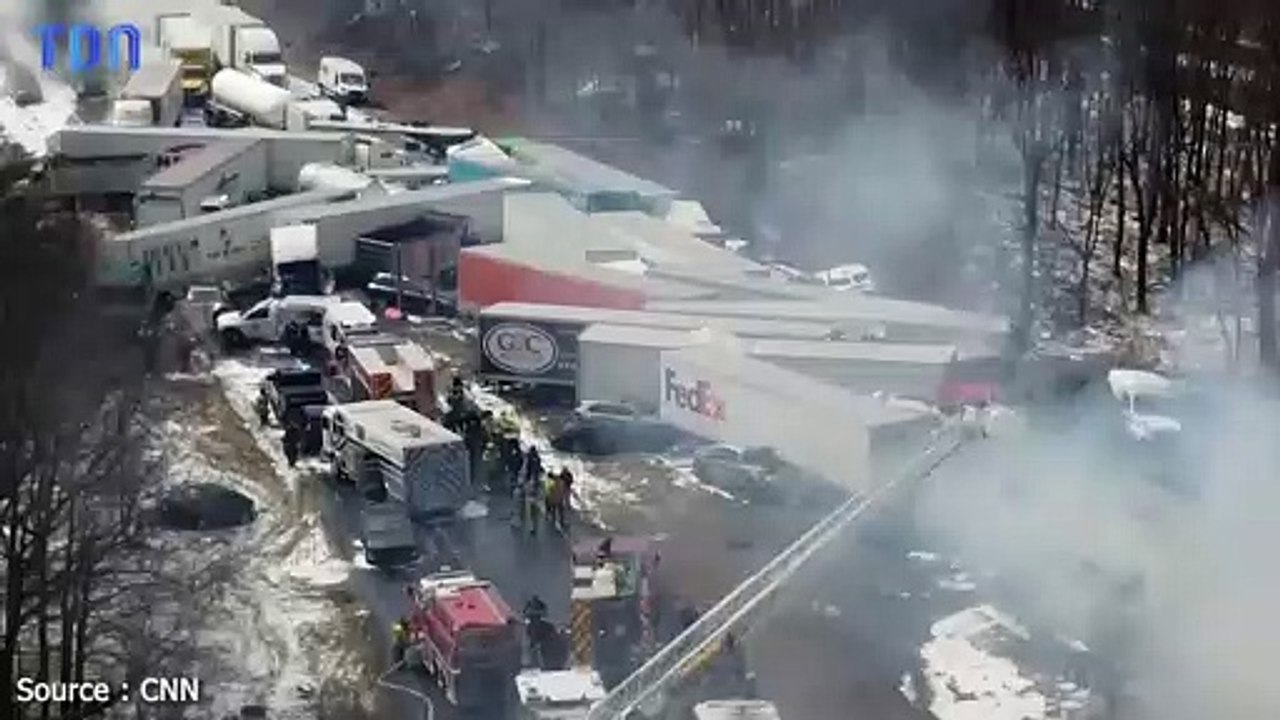 À VOIR _ Des chutes de neige causent un carambolage monstre en Pennsylvanie _ TVA Nouvelles_final