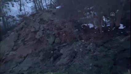 Heyelan nedeniyle bir ev hasar gördü