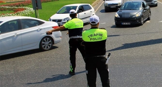 Dikkat! İstanbul’da bazı yollar trafiğe kapatıldı