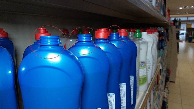 Böyle hırsız görülmedi! Deterjan kutularının kapaklarını çalıyor