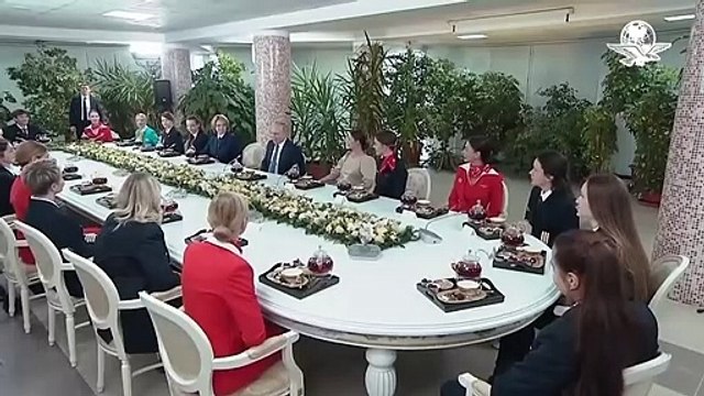 Vladimir Putin acusa a Occidente de cancelar la cultura de Rusia y lo compara con nazismo