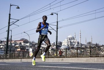 N Kolay 17. İstanbul Yarı Maratonu koşuldu