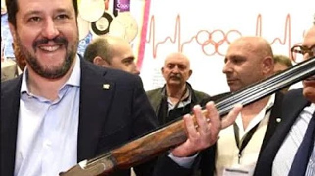 Salvini finto-pacifista dimentica che lo spettro nucle@re lo ha agit@to il suo idolo Putin