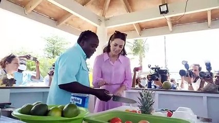 'Adventurous' Kate tries aphrodisiac mollusc in Bahamas