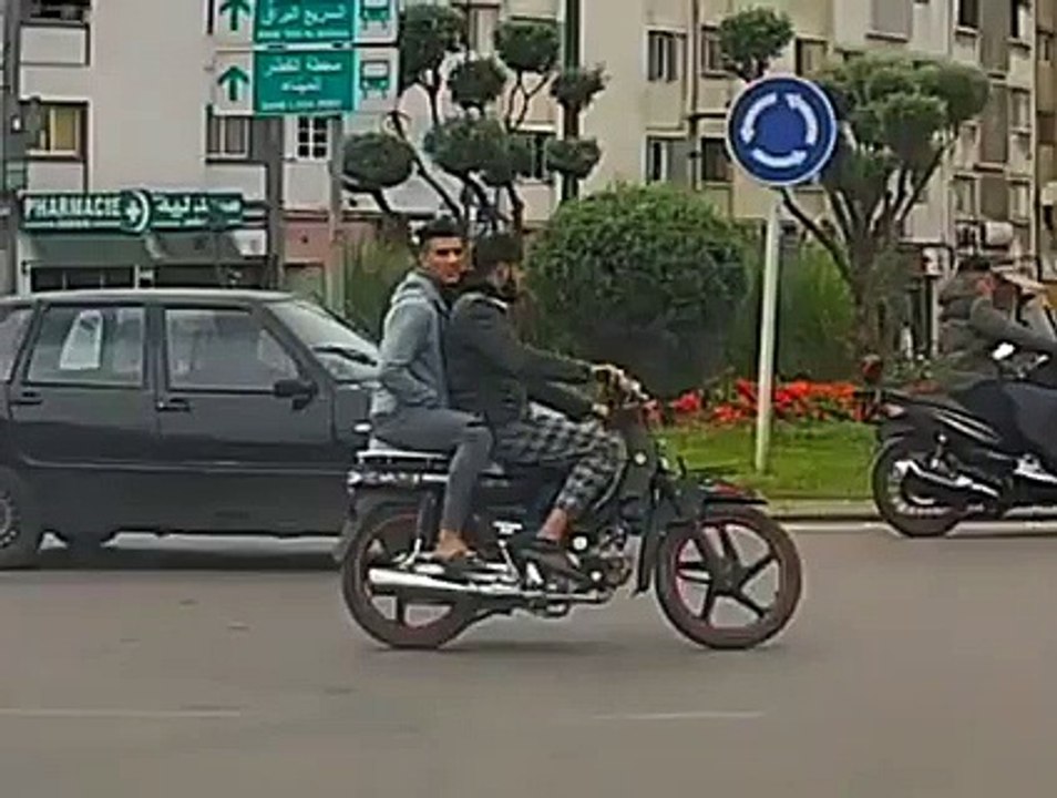 عملية  سرقة على المباشر  في شارع  إبن تاشفين الحي المحمدي