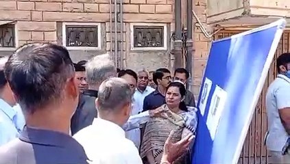 Chief minister ने पूछा तो फूट पड़ी लोगों की पीड़ा, बोले गंदगी हटा कर इसे साफ करवा दो...