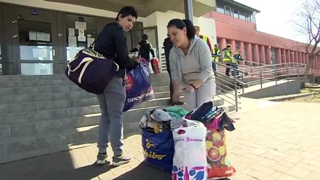 Una red de voluntarios internacionales colaboran en Hungría para recibir a los refugiados ucranianos