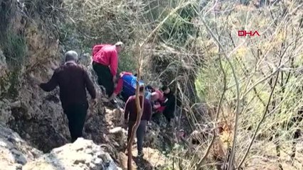 KAYALIKLARDAN DÜŞÜP MAHSUR KALDI; AFAD KURTARDI