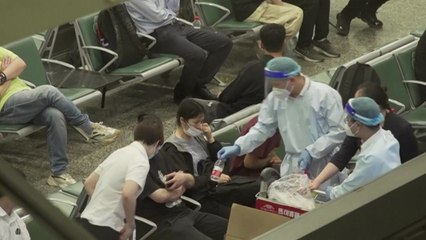 "中, 추락 여객기 유족 감시...언론 현장 취재도 통제" / YTN