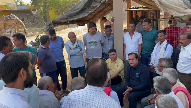 सांसद पहुंचे हाउसिंग बोर्ड, लोगों की जानी समस्याएं