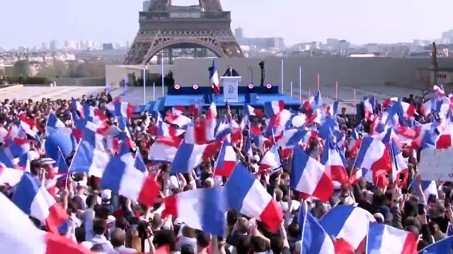 Eric Zemmour au Trocadéro : « Vous êtes 100 000 ! 100 000 Français qui ne reculent devant rien ! 100 000 Français qui sont fiers de leur pays ! 100 000 français qui veulent écrire l’Histoire ! »