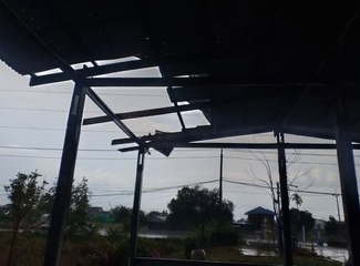 "พายุฤดูร้อน" ถล่ม อ.นิคมคำสร้อย มุกดาหาร ชาวบ้านหนีตายบ้านเรือนเสียหาย