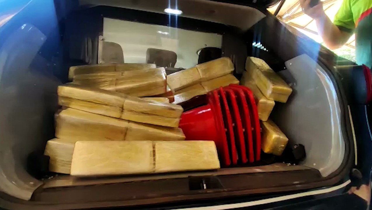 PRF apreende 101 quilos de maconha durante fiscalização na BR-277