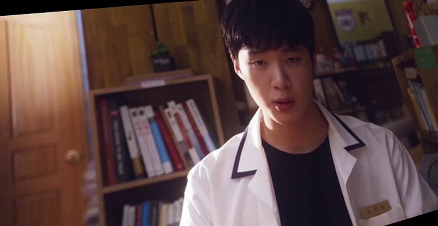 Extracurricular S01 E09