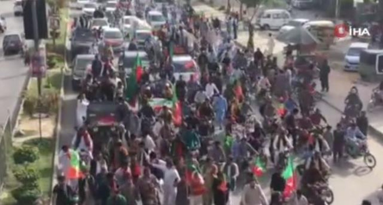 İmran Khan: "Pakistan ekonomisini dışarıdan istikrarsızlaştırmak için komplo ve planlama yapıldı"