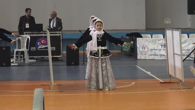 Kulüpler Arası Halk Oyunları Yarışması düzenlendi