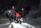Uludağ'da yere düşen Türk bayrağını tekrar göndere çeken 3 genç tepede mahsur kaldı
