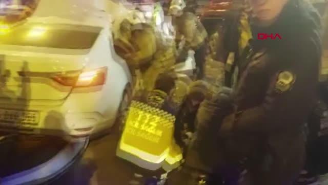 Son dakika haberleri: İSTANBUL-KADIKÖY'DE LASTİĞİ PATLAYAN OTOMOBİL ZİNCİRLEME KAZAYA YOL AÇTI: 1 ÖLÜ 1 YARALI