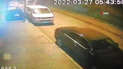 Sultangazi'de 6 aracın lastiklerini patlatan şahıs böyle görüntülendi