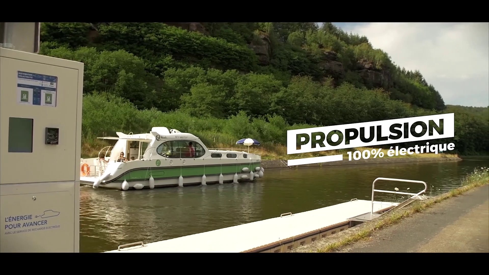 Le premier bateau fluvial à propulsion électrique