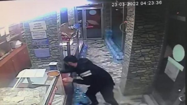 ESENYURT'TA TAKSİ ŞOFÖRLERİNİ SOYAN HIRSIZ YAKALANDI