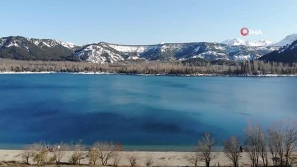 Isparta Gölcük Tabiat Parkında bahar manzarası havadan görüntülendi