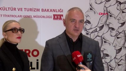 BAKAN ERSOY AKM'DE 'MÜZİKHALLER' OYUNUNU İZLEDİ