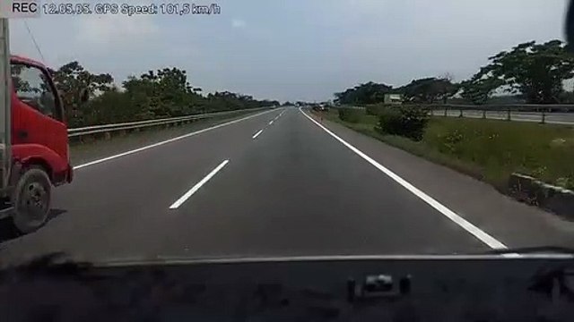 Terekam Media Kamera, Dashcam Kamera Mobil di Jalan Eps.0533