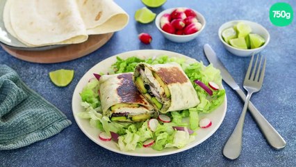 Burrito aux courgettes, pesto et blanc de poulet