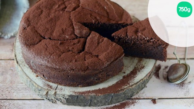 Gâteau sans beurre au chocolat et à la betterave