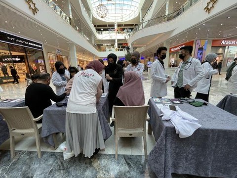 Genç Yeryüzü Doktorları Elazığ'da vatandaşları sağlık taramasından geçirdi