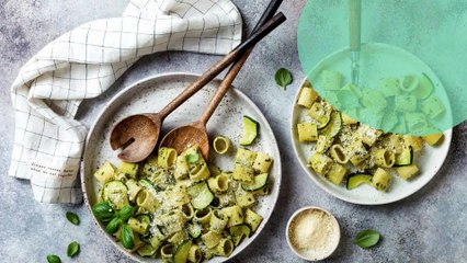 Pâtes au pesto et courgettes