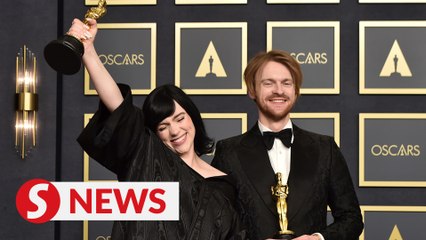 Oscar winners have their statuettes engraved