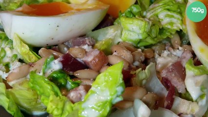 Video herunterladen: Salade aux œufs mollets, lardons, sauce à la fourme d'Ambert