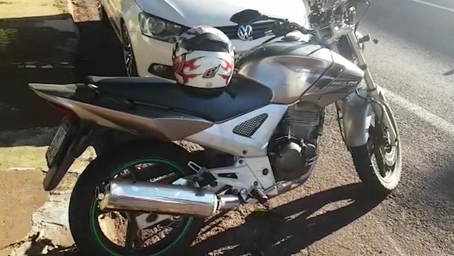Motociclista fica ferida ao sofrer queda na Rua Marechal Cândido Rondon