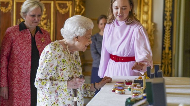VOICI - Elizabeth II : la reine remplacée par le prince Charles pour un événement national ?