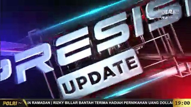 PRESISI Update 19.00 WIB Dampingi Pelaku UMKM di Daerah Pinggiran, Polres Sukoharjo Gunakan Mobil Patroli untuk Angkut Minyak Goreng Curah
